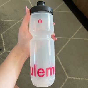 lululemon water bottle